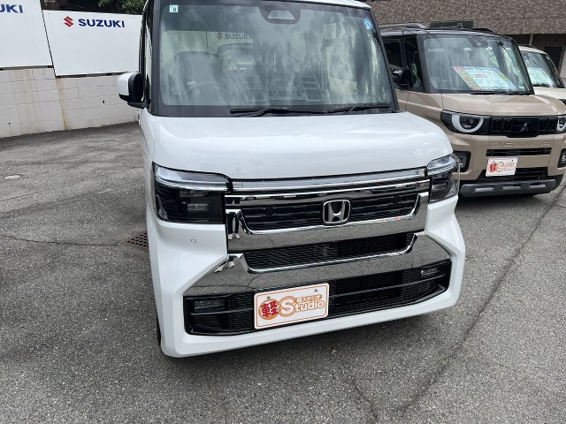 ホンダ N-BOXカスタム2枚目