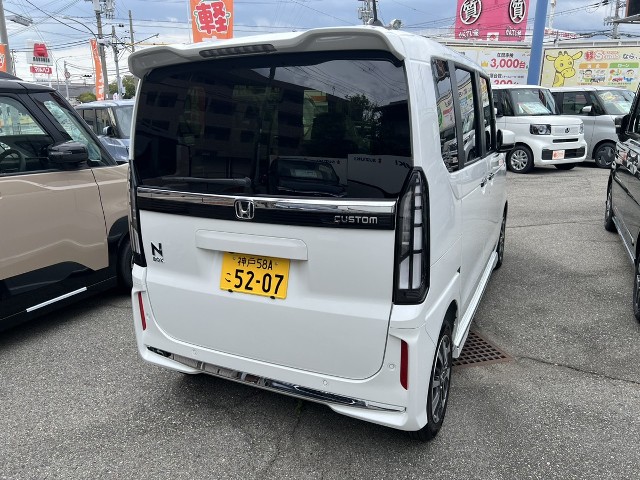 ホンダ N-BOXカスタム3枚目