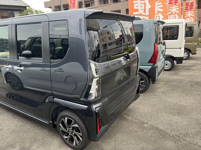 ダイハツ タントカスタム3枚目