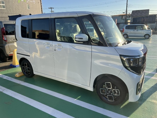ニッサン ルークス3枚目