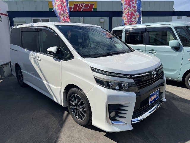 トヨタ ヴォクシー2枚目